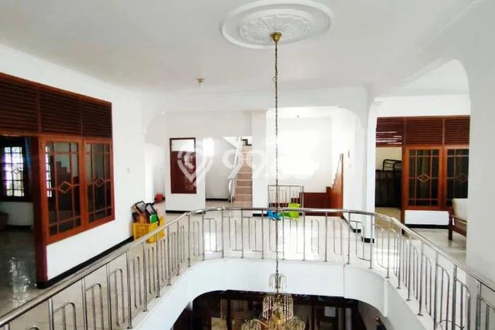 Ready to Use! Luxury House LT 245m2 Desain Modern di BKR Ready to Use! Luxury House LT 245m2 Desain Modern di BKR