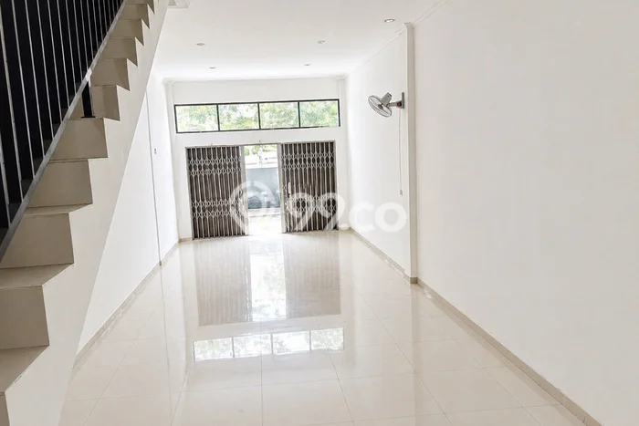 Ruko untuk Disewa di Pusat Jakarta Selatan Luas Bangunan 214m2 Ruko untuk Disewa di Pusat Jakarta Selatan Luas Bangunan 214m2