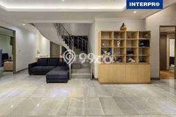 Rumah area Puri Indah, 5 KT, Dekat Universitas, LT 240m² LB 300m² Rumah area Puri Indah, 5 KT, Dekat Universitas, LT 240m² LB 300m²