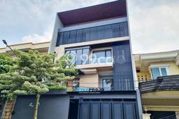 Rumah Kawasan Puri Indah, LT 300m², Bangunan 750m² Rumah Kawasan Puri Indah, LT 300m², Bangunan 750m²