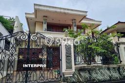 Rumah Siap Huni LT 403m² / LB 315m² di Lokasi Strategis Puri Indah, Jakarta Barat Rumah Siap Huni LT 403m² / LB 315m² di Lokasi Strategis Puri Indah, Jakarta Barat