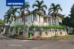 HARGA SPECIAL! Rumah Asri lokasi Permata Buana, Luas 302m² Bangunan 450m² HARGA SPECIAL! Rumah Asri lokasi Permata Buana, Luas 302m² Bangunan 450m²