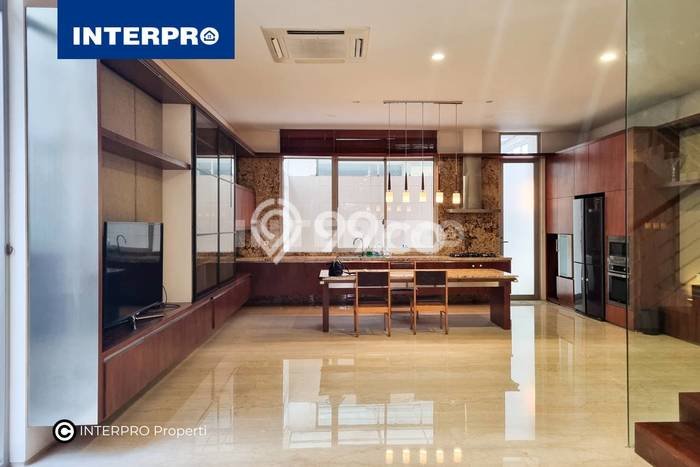 Dijual Rumah Luas Elegan Dengan View Eksklusif di Kedoya, Jakarta Barat Dijual Rumah Luas Elegan Dengan View Eksklusif di Kedoya, Jakarta Barat