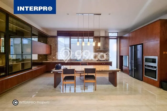 Dijual Rumah Luas Elegan Dengan View Eksklusif di Kedoya, Jakarta Barat Dijual Rumah Luas Elegan Dengan View Eksklusif di Kedoya, Jakarta Barat