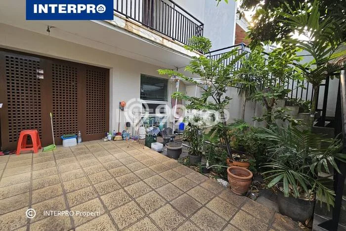 Rumah Elit LB 356m2 Siap Huni Desain Elegan di Kedoya Baru, Jakarta Barat Rumah Elit LB 356m2 Siap Huni Desain Elegan di Kedoya Baru, Jakarta Barat