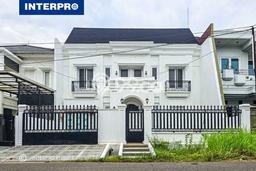 BEST PRICE! Rumah Premium area Puri Indah, Luas 300m² Bangunan 500m² BEST PRICE! Rumah Premium area Puri Indah, Luas 300m² Bangunan 500m²