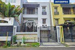 DIJUAL CEPAT! Rumah Modern area Permata Buana, Jakarta Barat, Luas 144m² LB 171m² BISA KPR! DIJUAL CEPAT! Rumah Modern area Permata Buana, Jakarta Barat, Luas 144m² LB 171m² BISA KPR!
