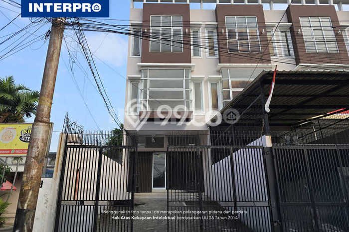 Ruko Dijual di Jakarta Barat LT 130m2 & LB 250m2 Lokasi Terbaik! Ruko Dijual di Jakarta Barat LT 130m2 & LB 250m2 Lokasi Terbaik!