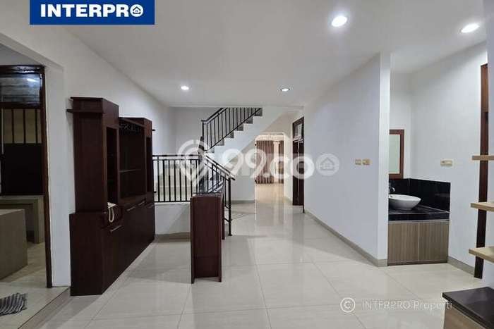 Dijual Rumah Mewah Elegan Dengan View Eksklusif di Puri Indah, Jakarta Barat Dijual Rumah Mewah Elegan Dengan View Eksklusif di Puri Indah, Jakarta Barat