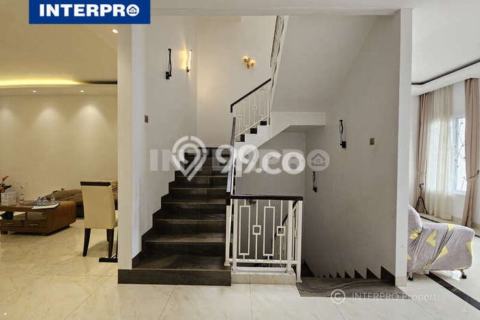 Ready to Use! Premium House LT 144m2 Desain Elegan di Taman Cosmos Ready to Use! Premium House LT 144m2 Desain Elegan di Taman Cosmos