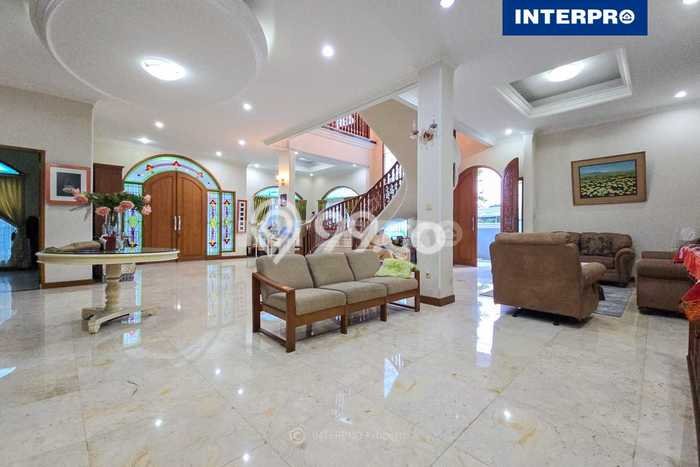 Rumah Elit Modern Siap Huni di Villa Meruya Jakarta Barat Rumah Elit Modern Siap Huni di Villa Meruya Jakarta Barat