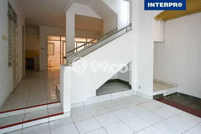 Rumah area Permata Buana, 2 KM, Lingkungan Berkembang Rumah area Permata Buana, 2 KM, Lingkungan Berkembang
