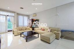 Rumah Elit LB 600m2 Siap Huni Desain Elegan di Permata Buana, Jakarta Barat Rumah Elit LB 600m2 Siap Huni Desain Elegan di Permata Buana, Jakarta Barat