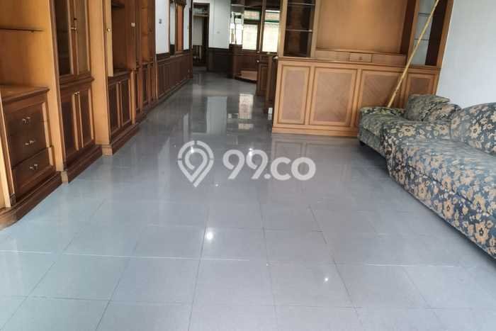 Rumah Elit LB 350m2 Siap Pakai Desain Elegan di Meruya, Jakarta Barat Rumah Elit LB 350m2 Siap Pakai Desain Elegan di Meruya, Jakarta Barat