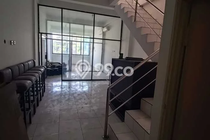 Ruko untuk Disewa di Pusat Jakarta Barat Luas Bangunan 220m2 Ruko untuk Disewa di Pusat Jakarta Barat Luas Bangunan 220m2