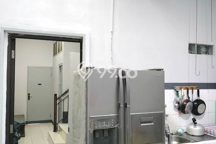 Unit Komersial Disewakan di Jakarta Barat Area Strategis Harga Kompetitif Unit Komersial Disewakan di Jakarta Barat Area Strategis Harga Kompetitif