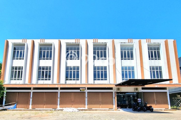 Ruko Disewakan di Area Ramai Tamalanrea, Makassar Ruko Disewakan di Area Ramai Tamalanrea, Makassar