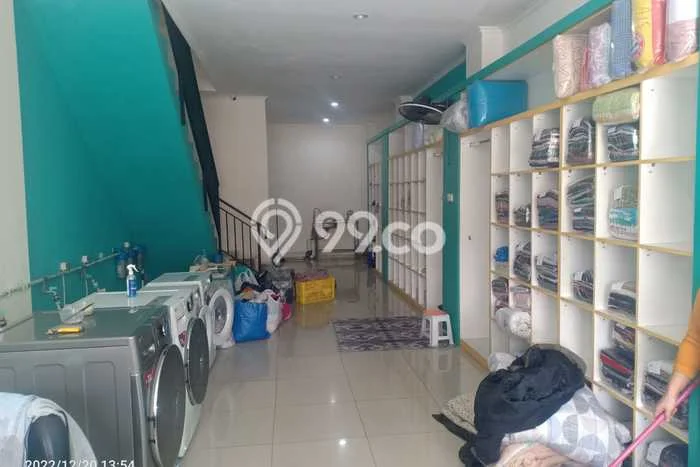 Ruko untuk Disewa di Pusat Jakarta Barat Luas Bangunan 576m2 Ruko untuk Disewa di Pusat Jakarta Barat Luas Bangunan 576m2