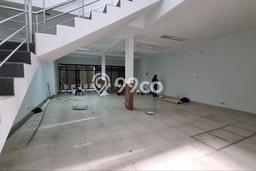 Ruko di Surya Sumantri, Luas 350m2m², Lokasi Bisnis, Disewakan Ruko di Surya Sumantri, Luas 350m2m², Lokasi Bisnis, Disewakan