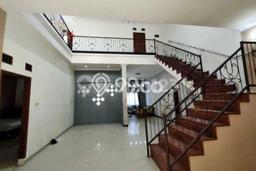 Rumah di , 5 KT, Dekat Fasilitas Umum, Luas 232m2m² Bangunan 285m2m² Rumah di , 5 KT, Dekat Fasilitas Umum, Luas 232m2m² Bangunan 285m2m²