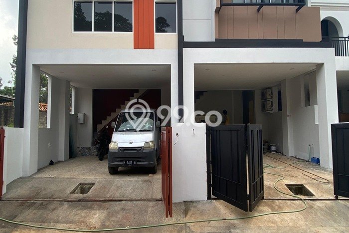 Jual Rumah Bagus Siap Huni LB 197m2 di Tembalang, Semarang Jual Rumah Bagus Siap Huni LB 197m2 di Tembalang, Semarang