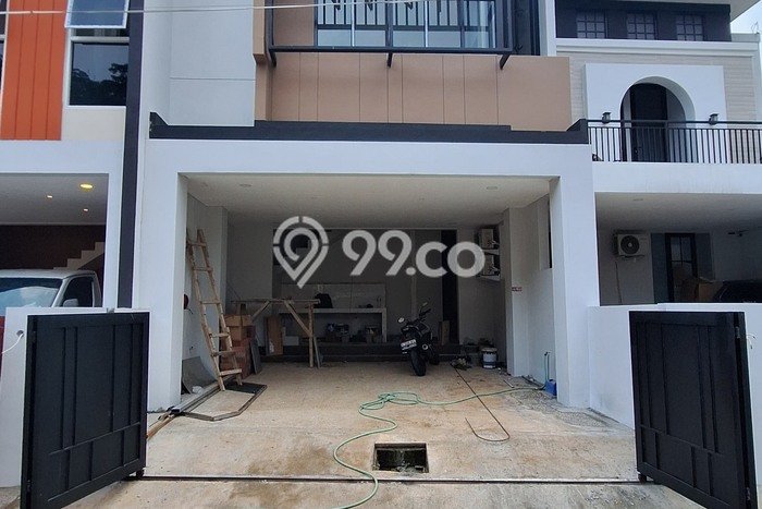 Jual Rumah Bagus Siap Huni LB 197m2 di Tembalang, Semarang Jual Rumah Bagus Siap Huni LB 197m2 di Tembalang, Semarang