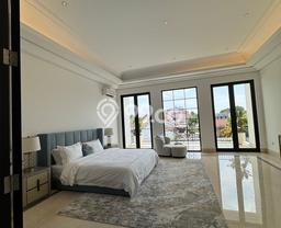 Ready to Use! Luxury House LT 515m2 Desain Modern di Kemang Ready to Use! Luxury House LT 515m2 Desain Modern di Kemang