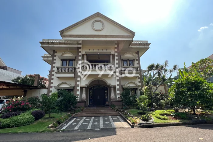 For Sale! Premium House LT 900m2 Desain Elegan di Grand Wisata For Sale! Premium House LT 900m2 Desain Elegan di Grand Wisata