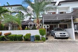 PROPERTI PILIHAN! Rumah Nyaman area , Luas 141m2m² Bangunan 132m2m² PROPERTI PILIHAN! Rumah Nyaman area , Luas 141m2m² Bangunan 132m2m²