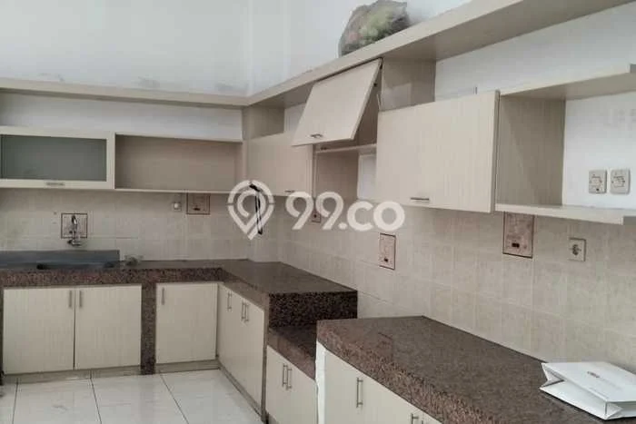 Untuk Disewa Komersial di Sukajadi Bandung LT 300m2, LB 500m2 Untuk Disewa Komersial di Sukajadi Bandung LT 300m2, LB 500m2
