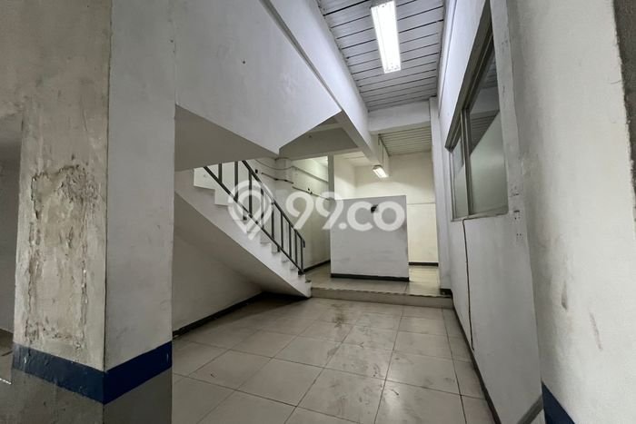 Gudang Disewa di Bandung dengan LB 1000m2 Area Komersial Ramai Gudang Disewa di Bandung dengan LB 1000m2 Area Komersial Ramai