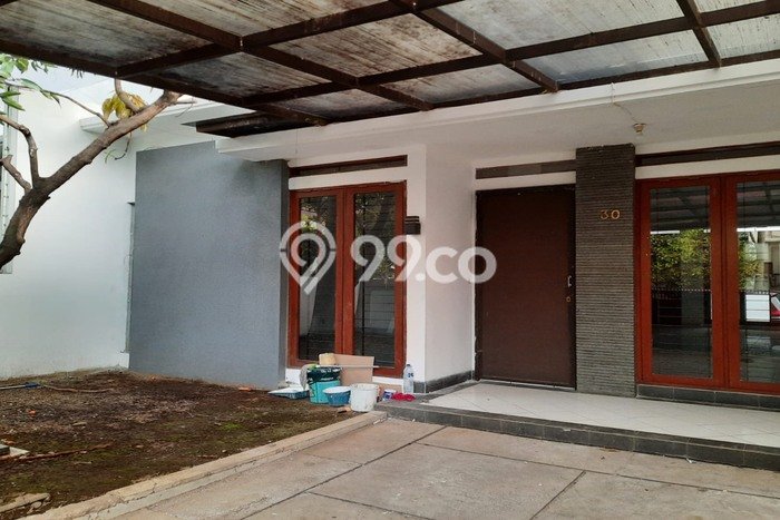LOKASI STRATEGIS! Rumah di Batununggal, Akses ke Stasiun, 3 KT, Luas 195m² Bangunan 145m² LOKASI STRATEGIS! Rumah di Batununggal, Akses ke Stasiun, 3 KT, Luas 195m² Bangunan 145m²