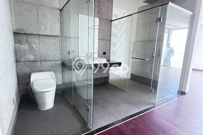 Rumah Elit LB 199m2 Siap Pakai Desain Elegan di Kota Baru Parahyangan, Bandung Rumah Elit LB 199m2 Siap Pakai Desain Elegan di Kota Baru Parahyangan, Bandung