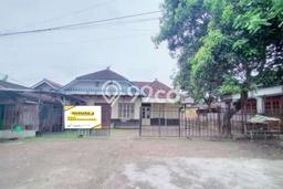 For Sale! Premium House LT 1050m2 Desain Elegan di Kediri For Sale! Premium House LT 1050m2 Desain Elegan di Kediri