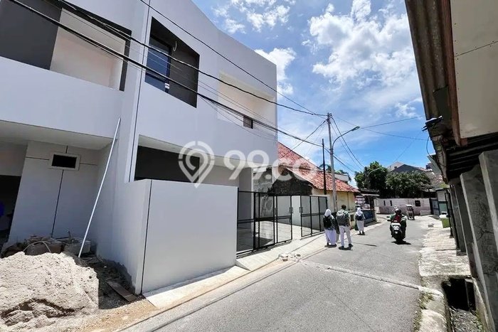 Rumah Dijual Cijantung. Strategis, Jalan 2 Mobil. Smarthome Rumah Dijual Cijantung. Strategis, Jalan 2 Mobil. Smarthome