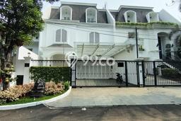 Rumah Dijual Senopati Area, Kebayoran Baru. Mewah, Terawat. Nego Rumah Dijual Senopati Area, Kebayoran Baru. Mewah, Terawat. Nego