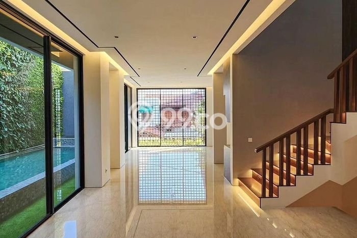 Rumah Dijual Pondok Indah. Unit Baru, Ada Lift, Private Pool. Nego Rumah Dijual Pondok Indah. Unit Baru, Ada Lift, Private Pool. Nego