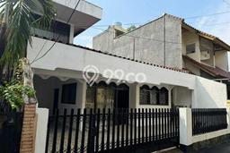 Rumah Tebet Timur Dijual. Bangunan Lama, Akses Mobil Lega Rumah Tebet Timur Dijual. Bangunan Lama, Akses Mobil Lega