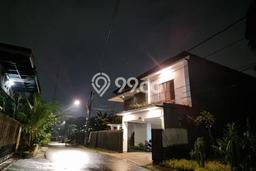 Rumah Elit LB 435m2 Siap Pakai Desain Elegan di Meruya, Jakarta Barat Rumah Elit LB 435m2 Siap Pakai Desain Elegan di Meruya, Jakarta Barat