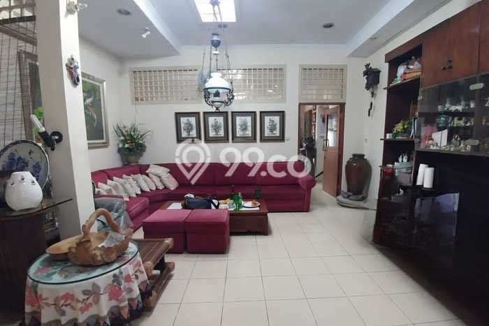 Ready to Use! Luxury House LT 156m2 Desain Elegan di Pasar Baru Ready to Use! Luxury House LT 156m2 Desain Elegan di Pasar Baru