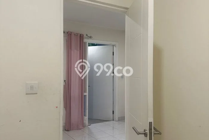 Disewakan! Rumah 3 Kamar Tidur &
2 Kamar Mandi di Gading Serpong, Tangerang Disewakan! Rumah 3 Kamar Tidur &
2 Kamar Mandi di Gading Serpong, Tangerang