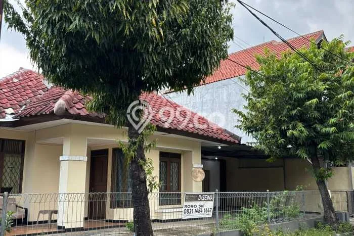Rumah di Bekasi Barat, 4 KT, Design Modern, LT 270m² LB 140m² Rumah di Bekasi Barat, 4 KT, Design Modern, LT 270m² LB 140m²