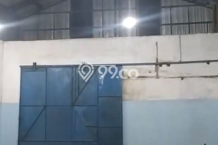 Gudang Lokasi Strategis di Jati Uwung, Luas 650m², Pusat Bisnis Gudang Lokasi Strategis di Jati Uwung, Luas 650m², Pusat Bisnis