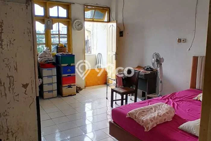 Disewakan Ruko di Kawasan Ramai Taman Surya Luas 180m2 Disewakan Ruko di Kawasan Ramai Taman Surya Luas 180m2