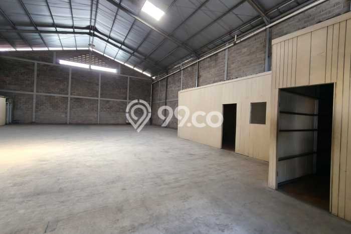 AREA PROSPEKTIF! Gudang di Taman Kopo Indah, Luas 360m², Sentra Bisnis AREA PROSPEKTIF! Gudang di Taman Kopo Indah, Luas 360m², Sentra Bisnis
