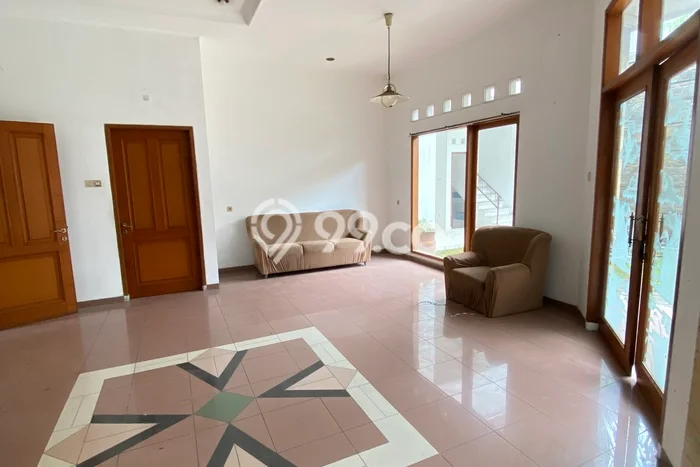 Sewa Rumah Harga Terjangkau di Holis Cigondewah Bandung Punya 6 Kamar Tidur Sewa Rumah Harga Terjangkau di Holis Cigondewah Bandung Punya 6 Kamar Tidur