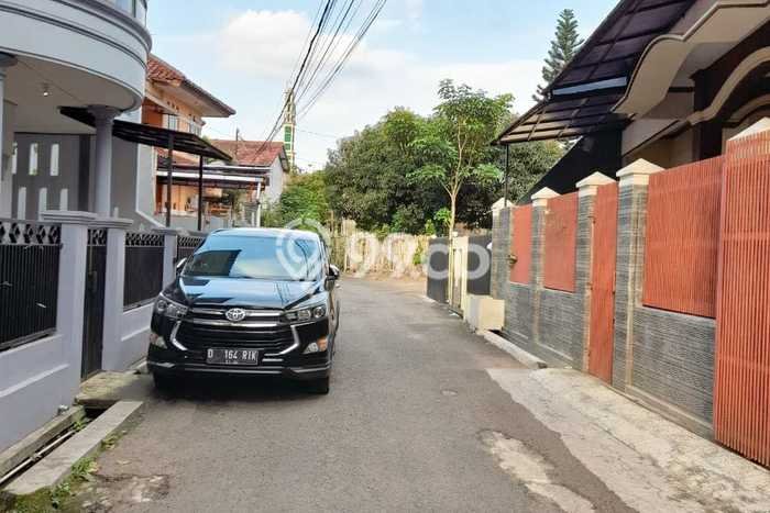 Jual Rumah Bagus Siap Huni LB 250m2 di Cibeunying Kidul, Bandung Jual Rumah Bagus Siap Huni LB 250m2 di Cibeunying Kidul, Bandung