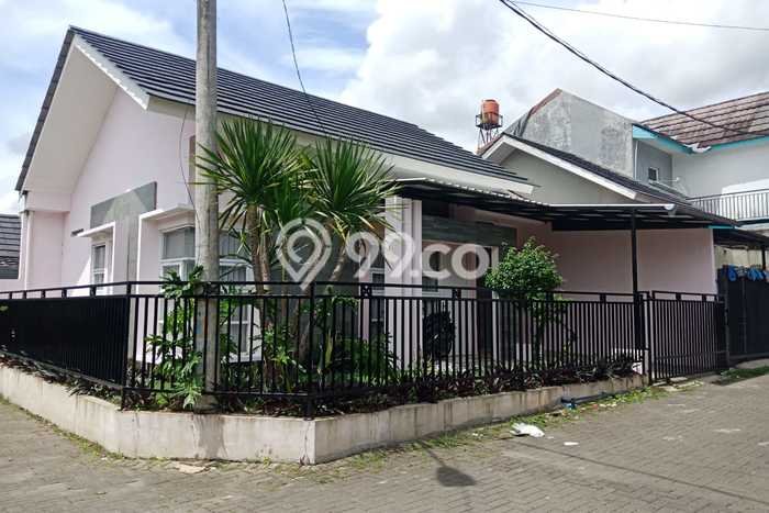 Rumah Modern Cantik 2 KT Siap Huni di Parongpong Rumah Modern Cantik 2 KT Siap Huni di Parongpong