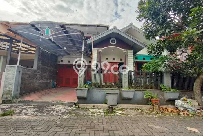 Dijual Hunian Rumah Nyaman 4 Kamar di Cihanjuang, Bandung Dijual Hunian Rumah Nyaman 4 Kamar di Cihanjuang, Bandung