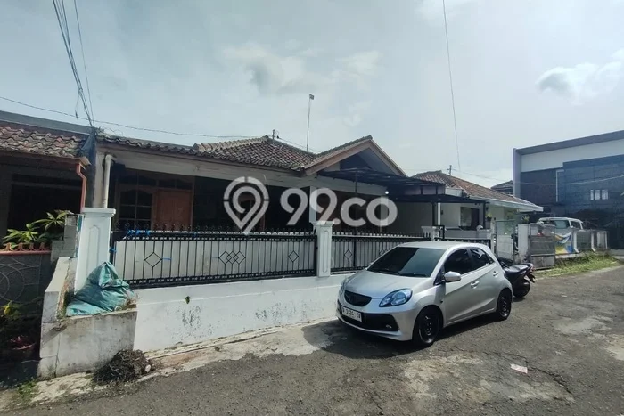 Hunian Cantik Modern Lb 130m2 di Cimahi Tengah, Cimahi Hunian Cantik Modern Lb 130m2 di Cimahi Tengah, Cimahi